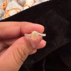 beautiful opal steriling silver ring